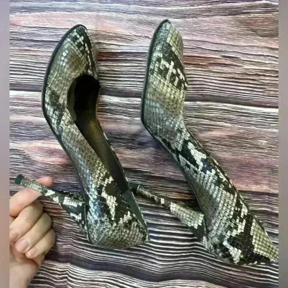 Women’s size 8 Stewart Weitzman Giboya snakeskin, peep tail heels, shoes, pumps - Picture 5 of 6